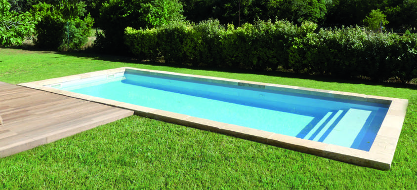 Piscine coque mod&egrave;le Figuerolle pos&eacute;e par Piscinity